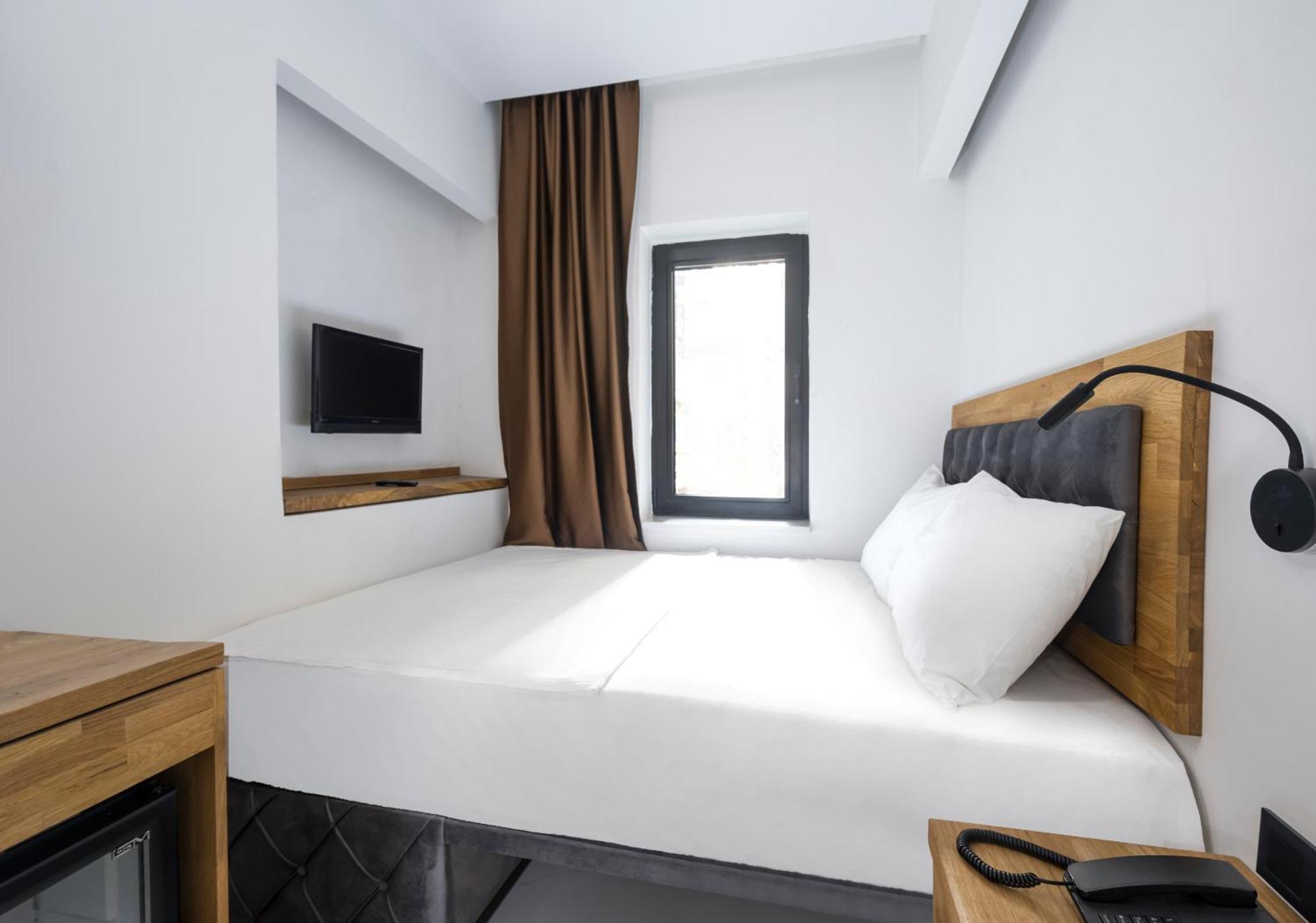 Uk Hotel Istanbul Exteriör bild